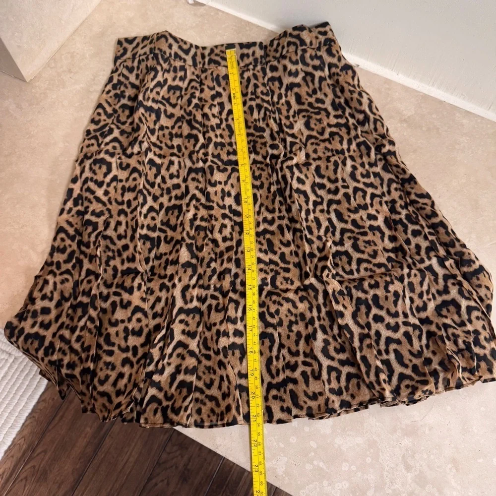 J Crew Pleated Knee Length Fit Flare Skirt Leopard Print Womens Size 00